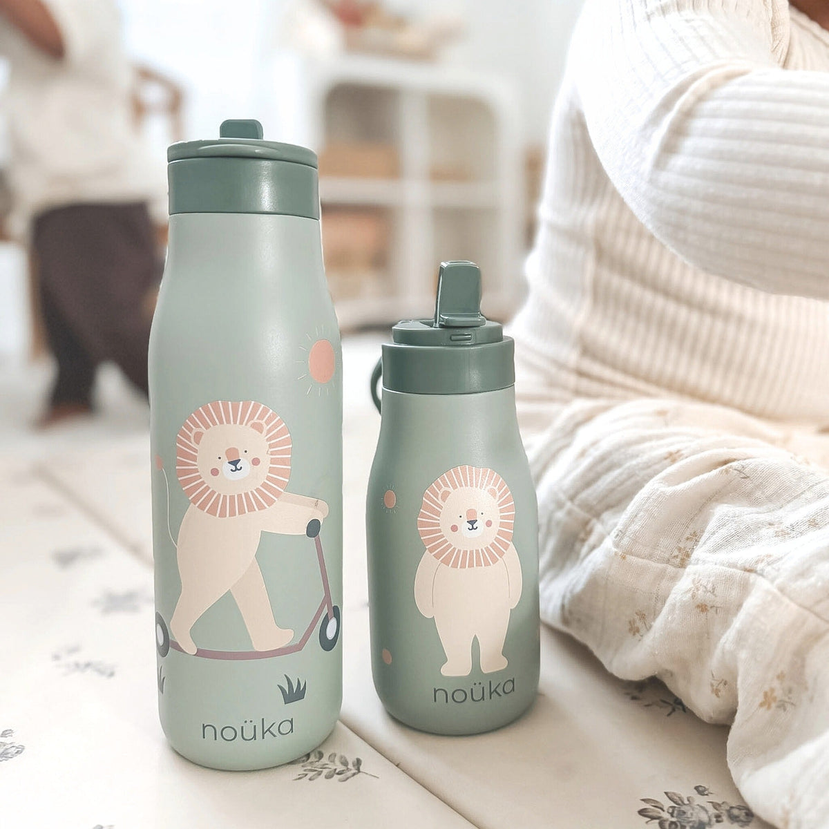 Gourde en acier inoxydable noüka 10 oz Collection Lucie - Roary le lion